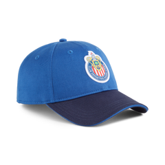 Gorra del equipo Chivas de PUMA en color cobalto y azul marino