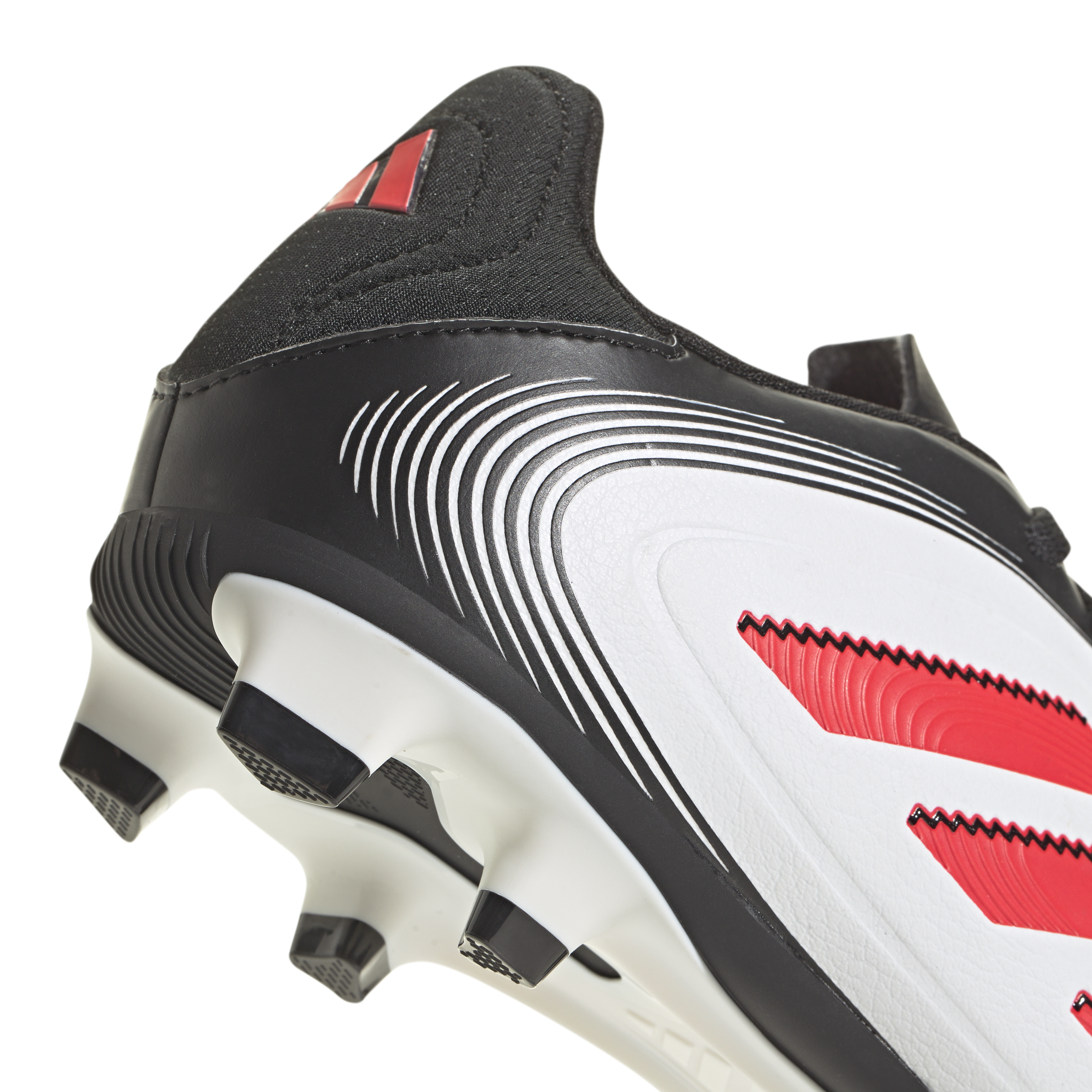 Botas de fútbol para terreno firme y múltiple adidas Copa Pure 3 Club para niños, color blanco, rojo y negro