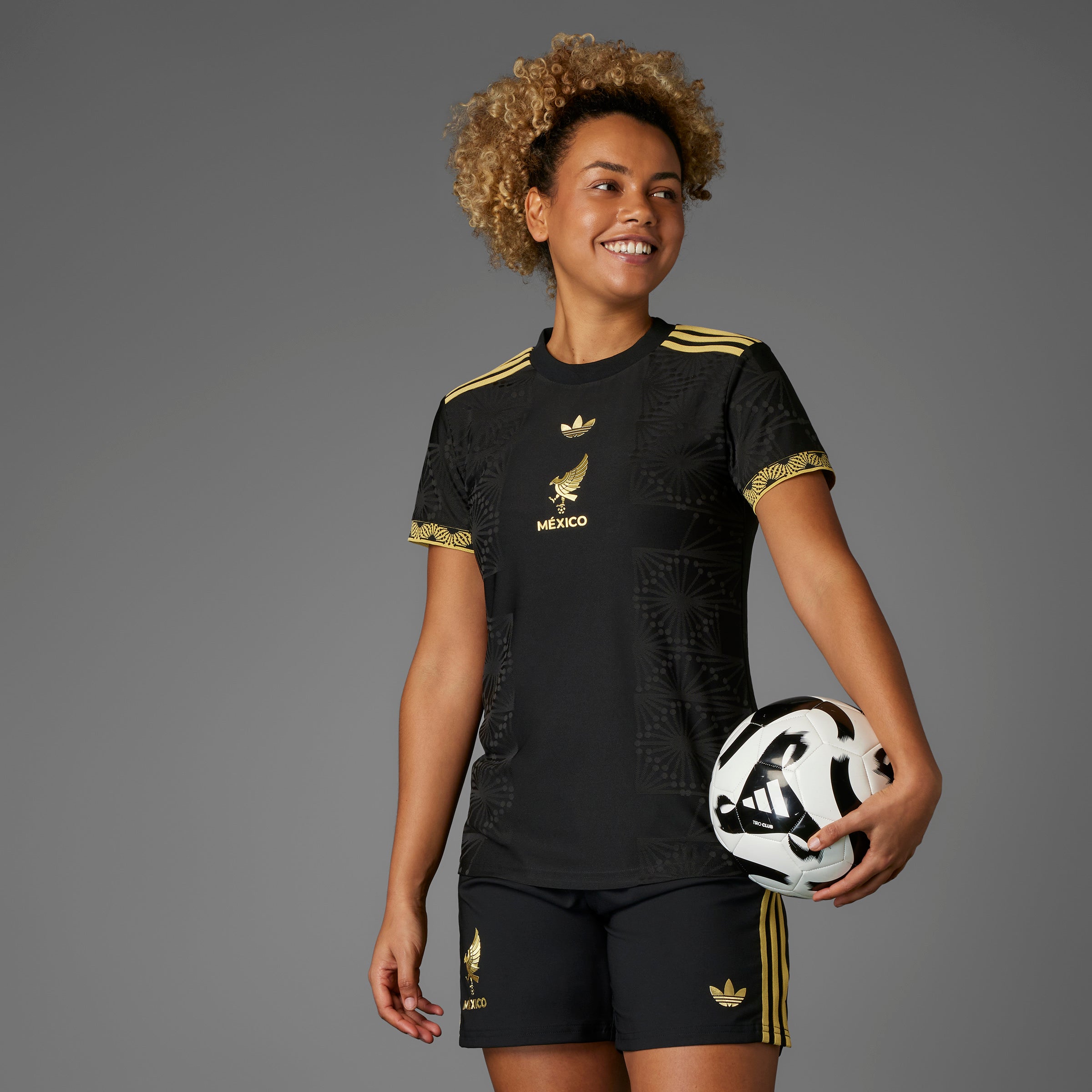 Camiseta adidas México Oro 25 Negra para Mujer